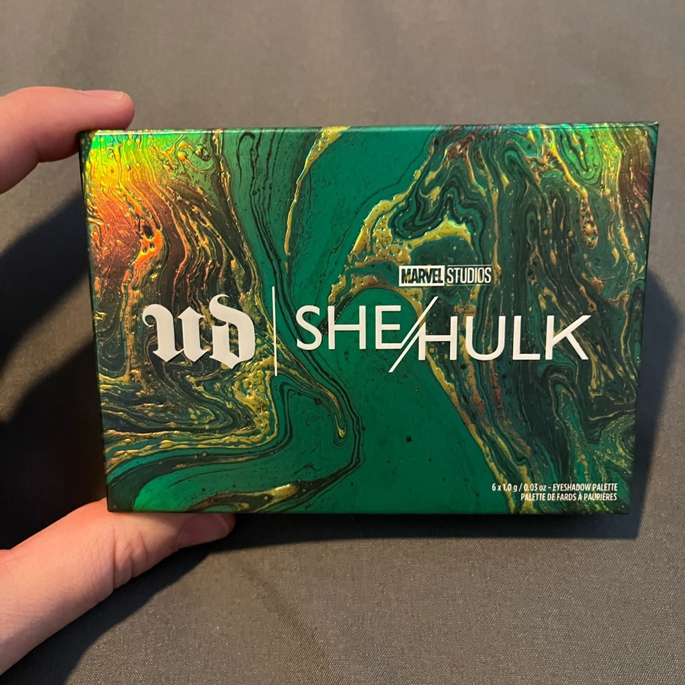 Urban Decay - Marvel She Hulk mini eye shadow palette - Picture 2 of 5